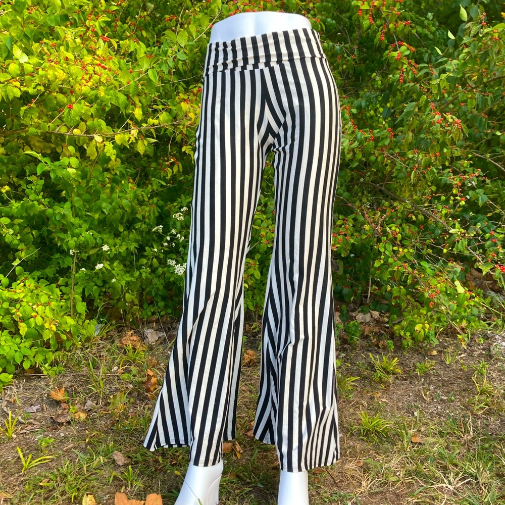 Harmonic threads Striped flare pants